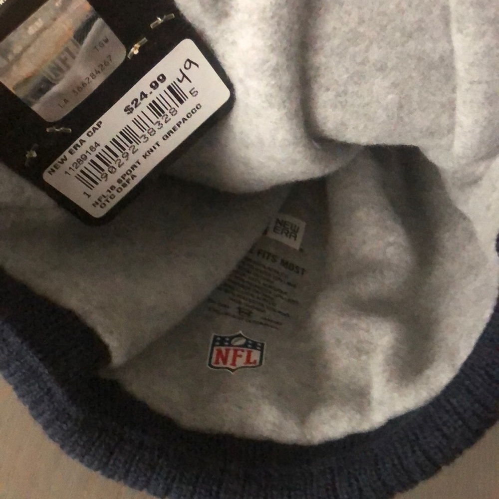 New Era GreenBay Packers Winter Sports Knit Hat - Picture 3 of 3